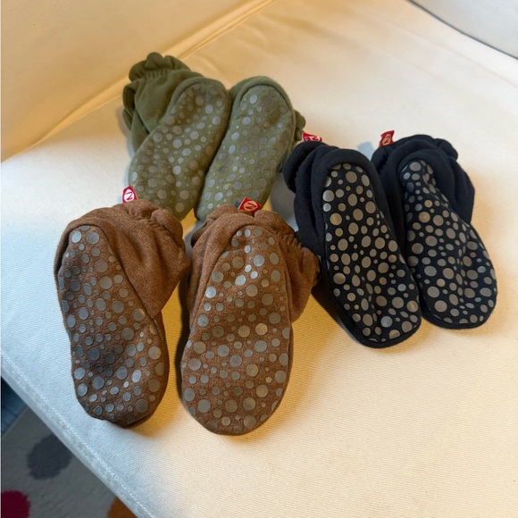 Assorted Baby Booties Set - Picture 3 of 7